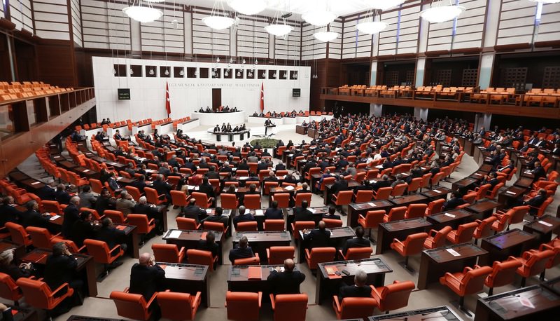 Meclis'te komisyon önerisi reddedildi