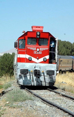 PKK trene saldırdı: 1 ölü 1 yaralı