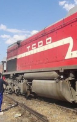 Van'da 20 kişiyi taşıyan trene bombalı saldırı!