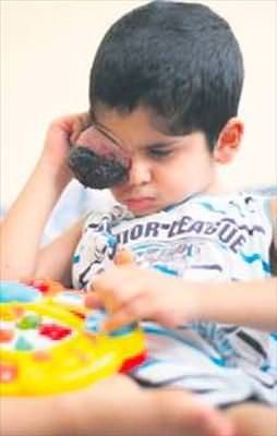 Gözyaşı kanlı akıyor