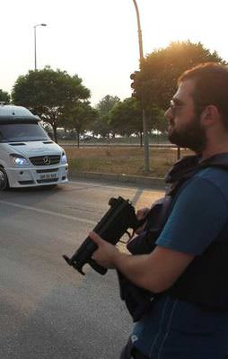 Zonguldak'ta bomba yüklü araç alarmı