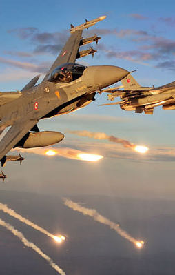 F-16'lar PKK kamplarına bomba yağdırdı