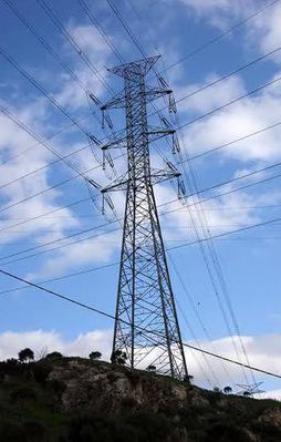 Elektrik trafosuna saldırdılar