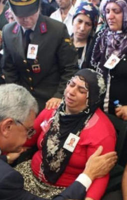 Şehit annesi: Ben de Kürt'üm, analar ağlamasın