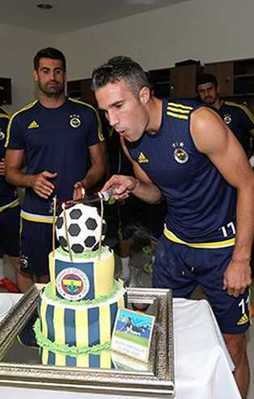 Persie'ye sürpriz doğum günü