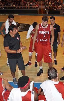 A Milliler özel maçta mağlup