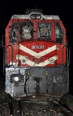 Muş'ta trene bombalı saldırı