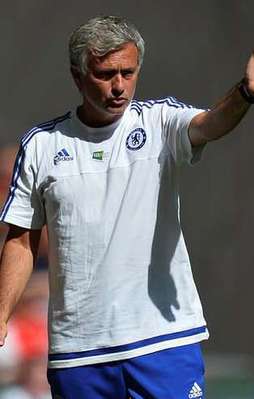 Mourinho 4 yıl daha Chelsea'de