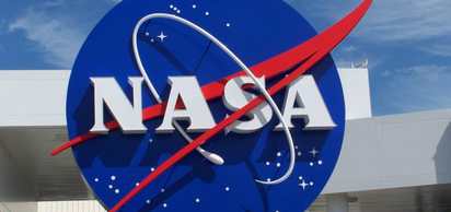 Su bulma umuduyla ayın güney kutbunu bombalayan NASA, çarpma sonuçlarını açıkladığı basın toplantısında ayda önemli miktarda su bulunduğunu duyurdu.