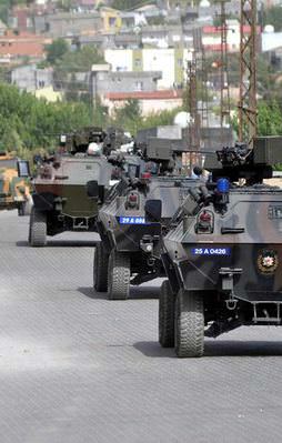 Yaralı polis memuru şehit oldu