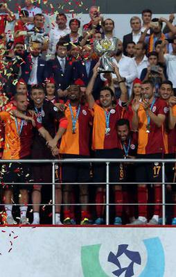 G.Saray kupayı aldı Caps'ler patladı