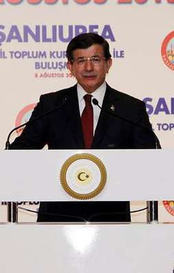 Başbakan Davutoğlu'ndan birlik mesajı