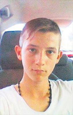 Motosikletli 2 genç kafa kafaya çarpıştı