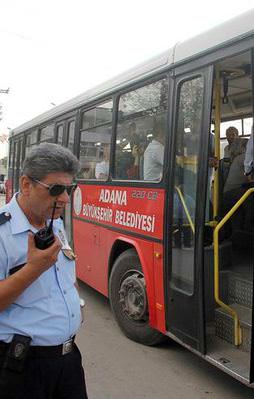 Adana'da canlı bomba alarmı
