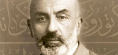 Türk şair Mehmet Âkif Ersoy, bugün yaşamını yitirdi.