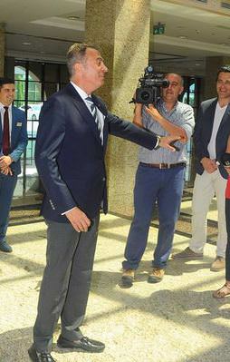 Fikret Orman, Bayrampaşa Kulübü'nü ziyaret etti