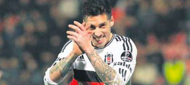 Estudiantes Sosa'dan vazgeçmiyor