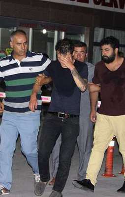 Polise polis numarası yapan sarhoşlar...