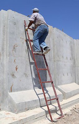Suriye sınırına 3 metrelik beton duvar