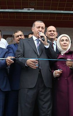 Cumhurbaşkanı o camiyi ibadete açtı