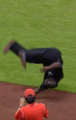 Uçan Sabri'yi sollayan zenci