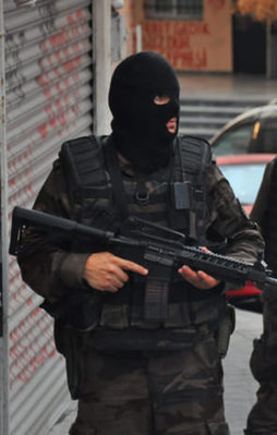 Bitlis'te bombalı saldırı