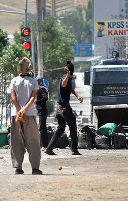 PKK'dan vatandaşa 'sözde özerklik' baskısı