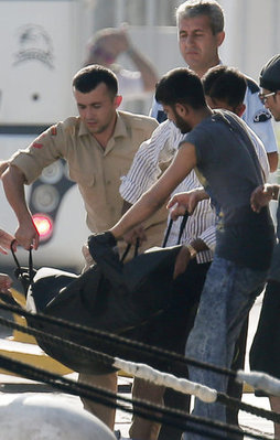 Bodrum'da kaçakları taşıyan tekne battı: 5 ölü