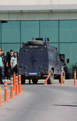 Lice'de çatışma: 4 asker yaralı