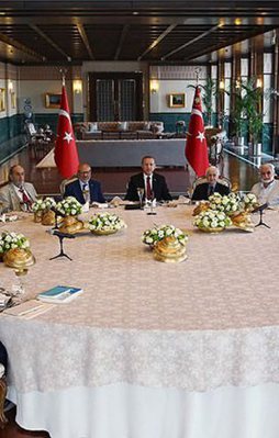 Erdoğan yazar ve tarihçileri ağırladı