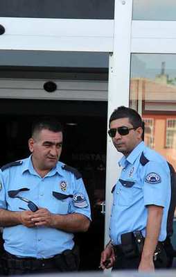 FETÖ üyelerinden taklit imzayla usulsüzlük