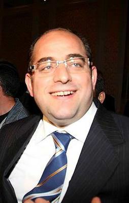 Öz ve Kara için kırmızı bülten talebi