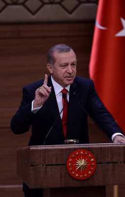 Türk siyasi tarihi ilklere gebe