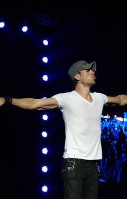 İstanbul'da Enrique Iglesias fırtınası