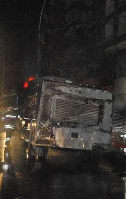 Ak Parti binası önündeki TOMA'ya bombalı saldırı