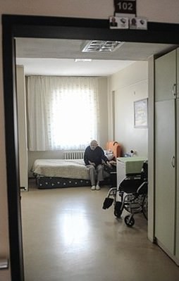 Yaşlılar için sağlık bakım tesisleri açılacak