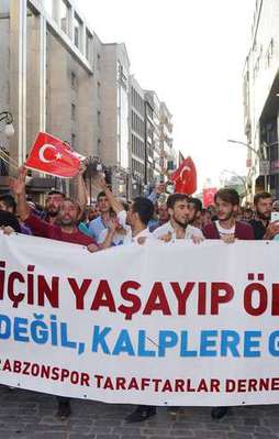 Trabzonspor taraftarından terör saldırılarına tepki