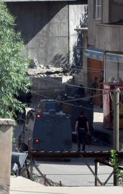Şırnak'ta hain pusu: 4 polis yaralı