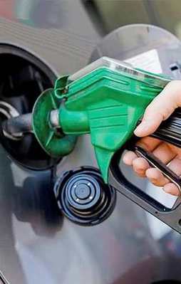 Benzine dün indirim bugün zam!