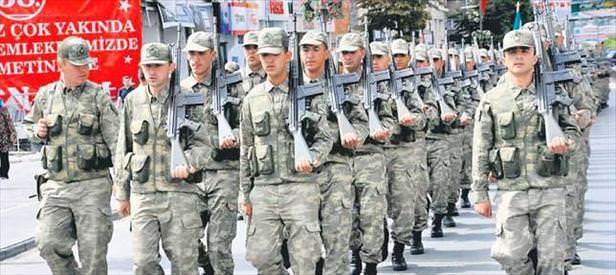 Mehmetçik Diyarbakır sokaklarını inletti
