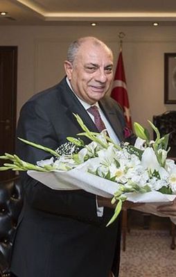 Arınç görevini Türkeş'e devretti