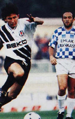 Öndekini tanıdınız ya arkadaki kişiyi!