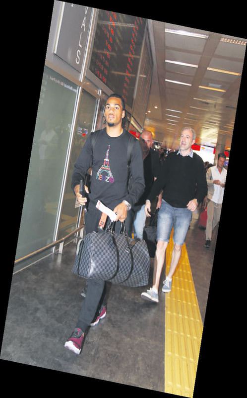 Denayer imzalıyor
