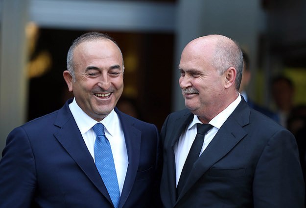 Mevlüt Çavuşoğlu görevi Sinirlioğlu'na devretti
