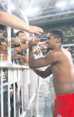 Eto'o sevgisi bir başka