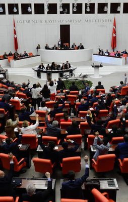 Sınır ötesi operasyon için olağanüstü toplantı