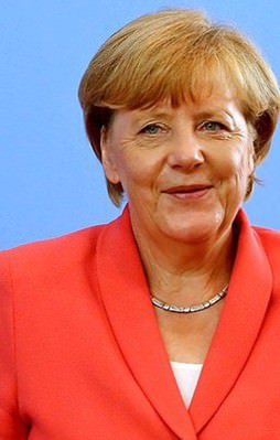 Merkel'den Türkiye'ye övgü