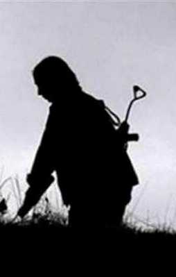 PKK Bitlis'te yol kesip araç yaktı