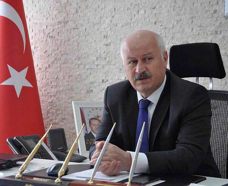 Vali istifasıyla tarihe geçti