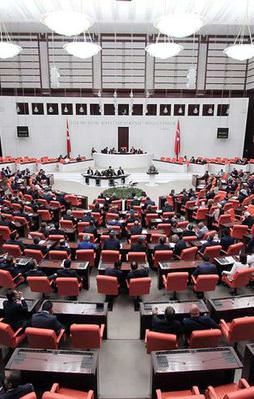 Seçim hükümetinin ilk gündemi tezkere